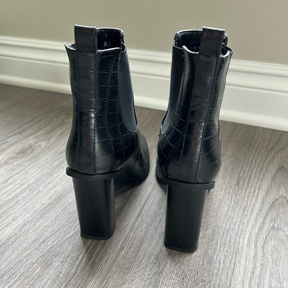 Boots - Picture 6 of 7